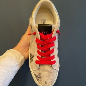 super cute new steve madden shoes size 7.5!